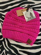 Load image into Gallery viewer, Womens Criss Cross CC Beanies
