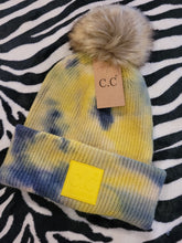 Load image into Gallery viewer, Women CC Pom Beanies
